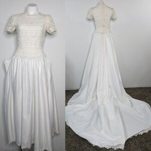 Vintage Mary's Bridal Imports crochet lace short sleeve wedding gown S